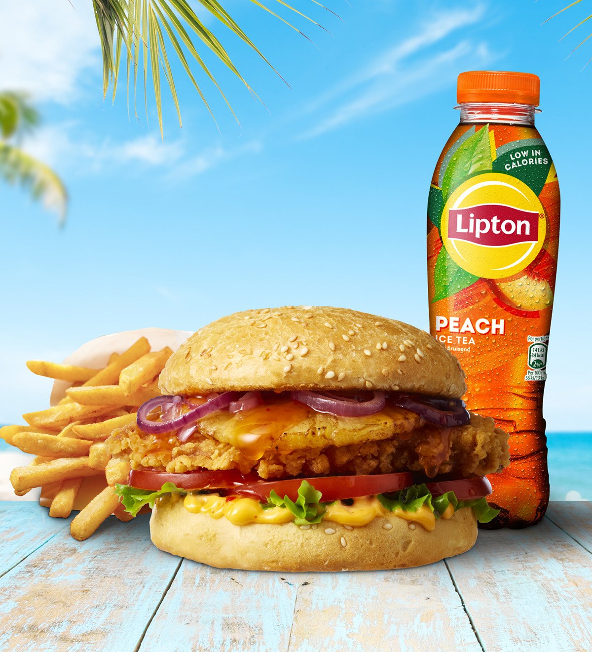 summer burger deal met crunchy kipburger en lipton peach